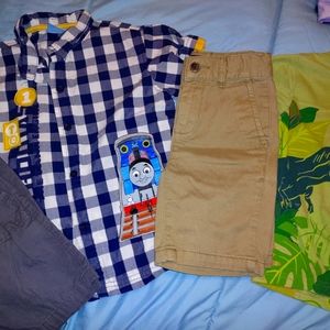 Boy's sz 5 shorts and tops.